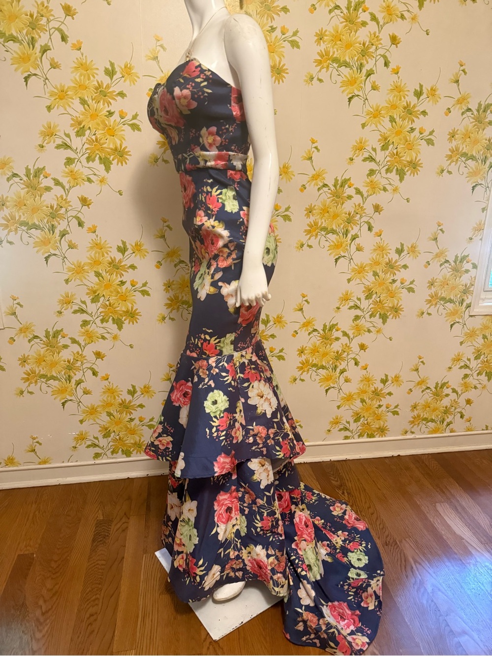 Floral Navy Mermaid Prom Dress with Ruffle Hem size M - Picture 7 of 9